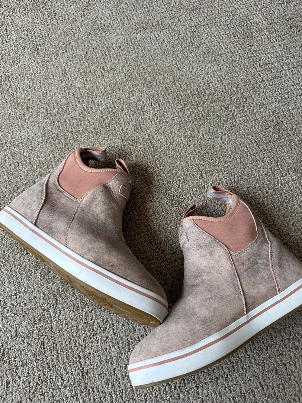 Women’s Xtratuf deck ankle boots in pink leather! - Picture 8 of 10